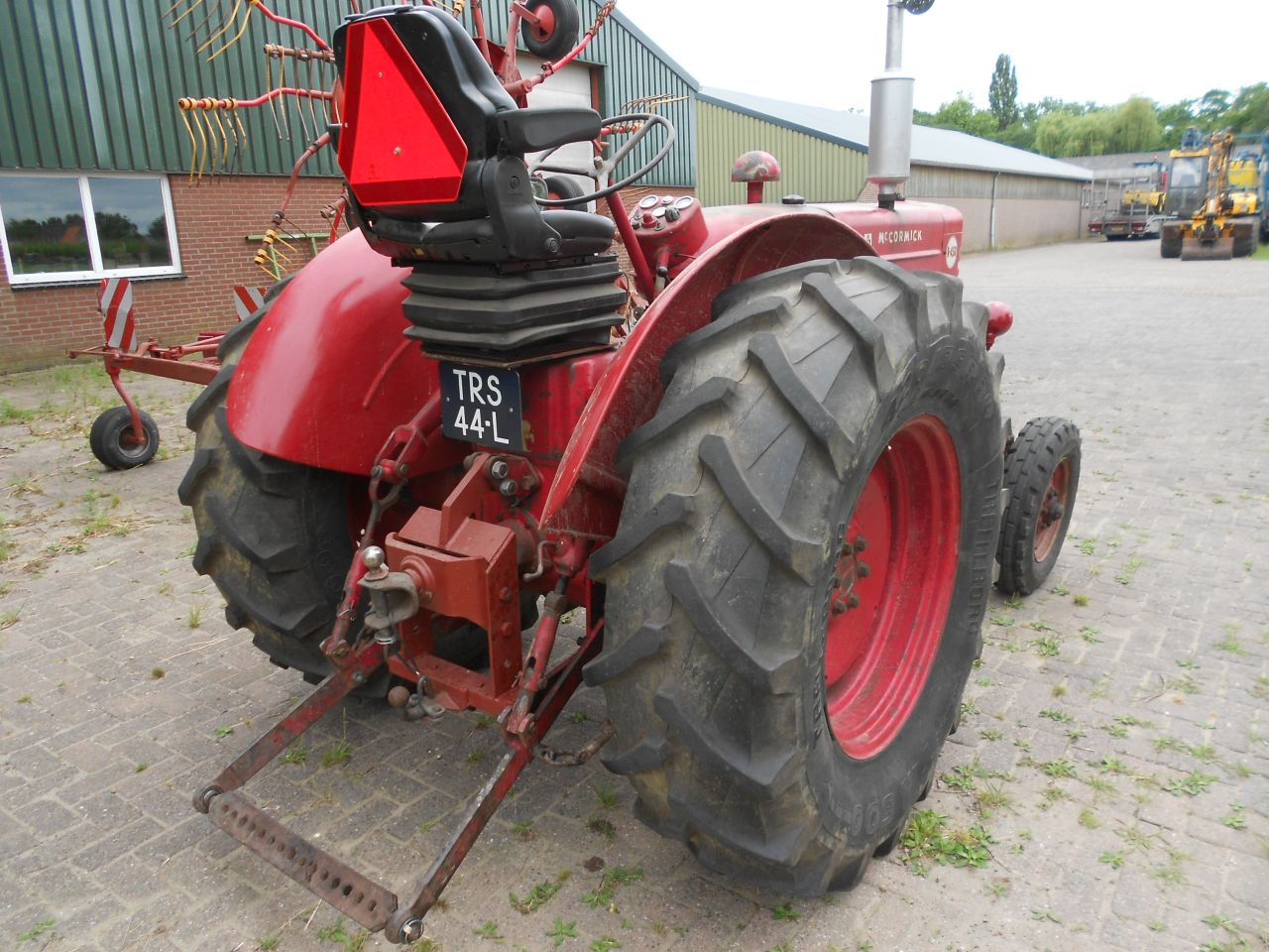 M c cormck internatinal B 450