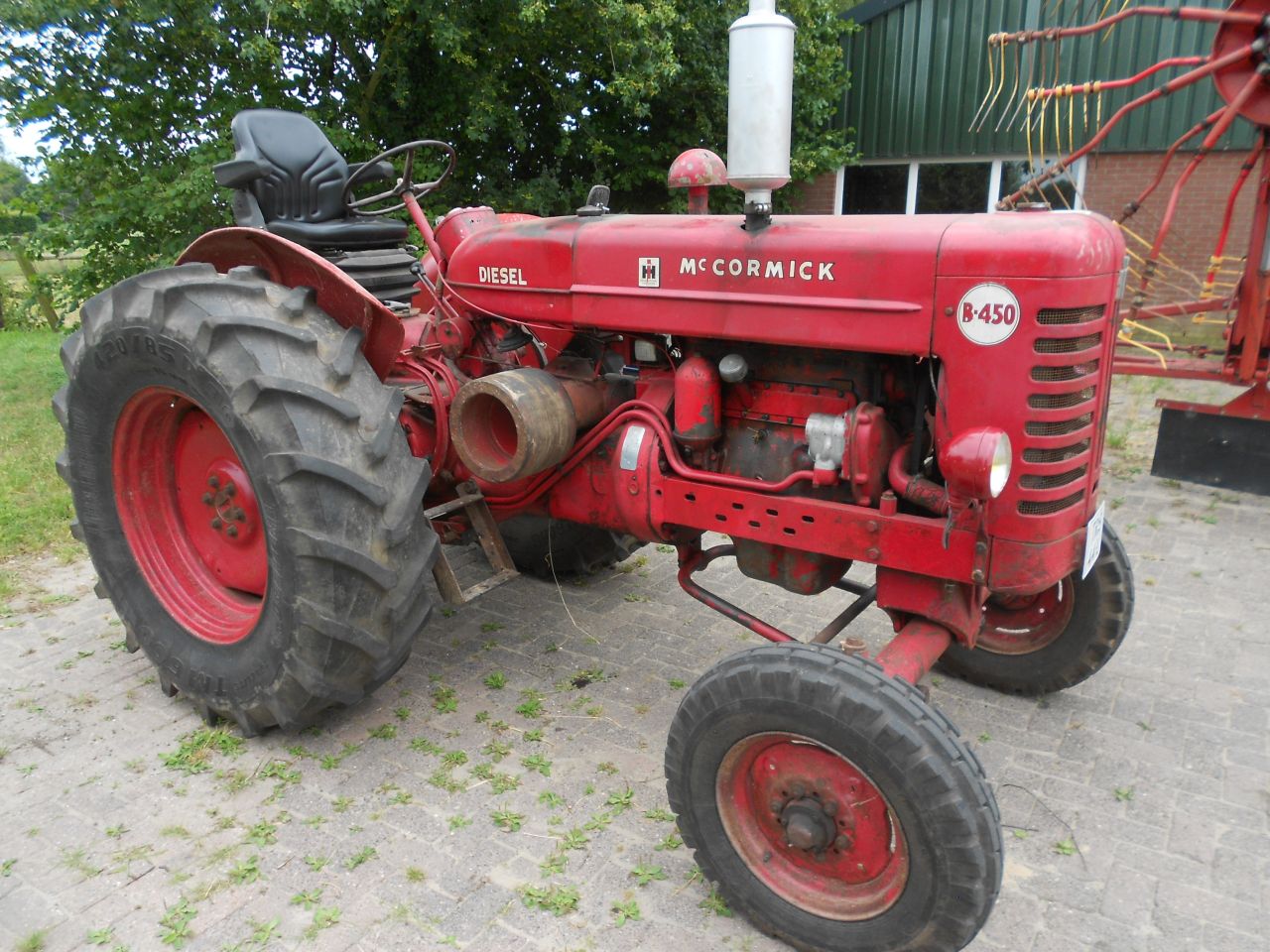 M c cormck internatinal B 450