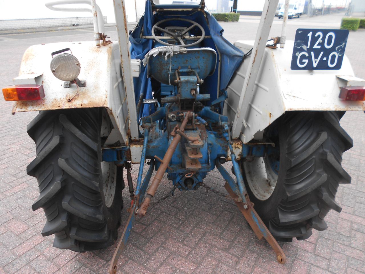Ford 2000