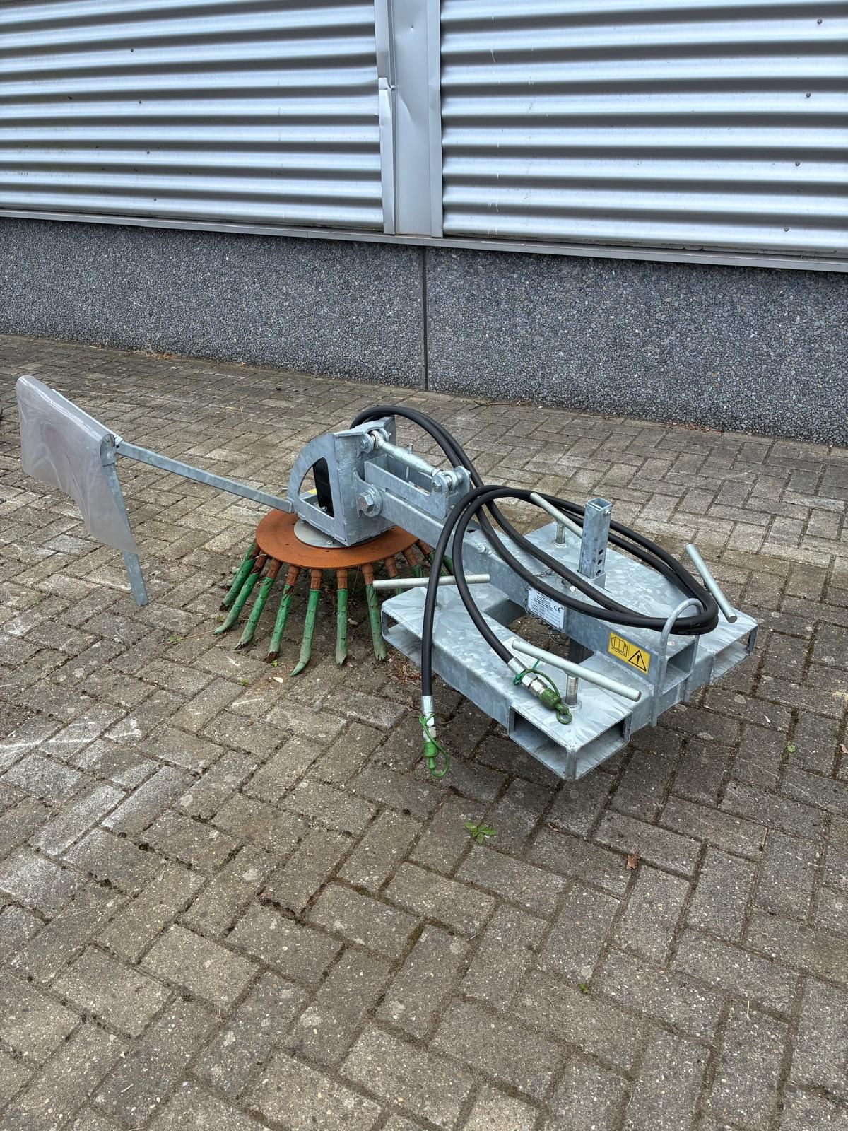 Moocon ontkruidborstel unit tbv shovel / heftruck / verreiker