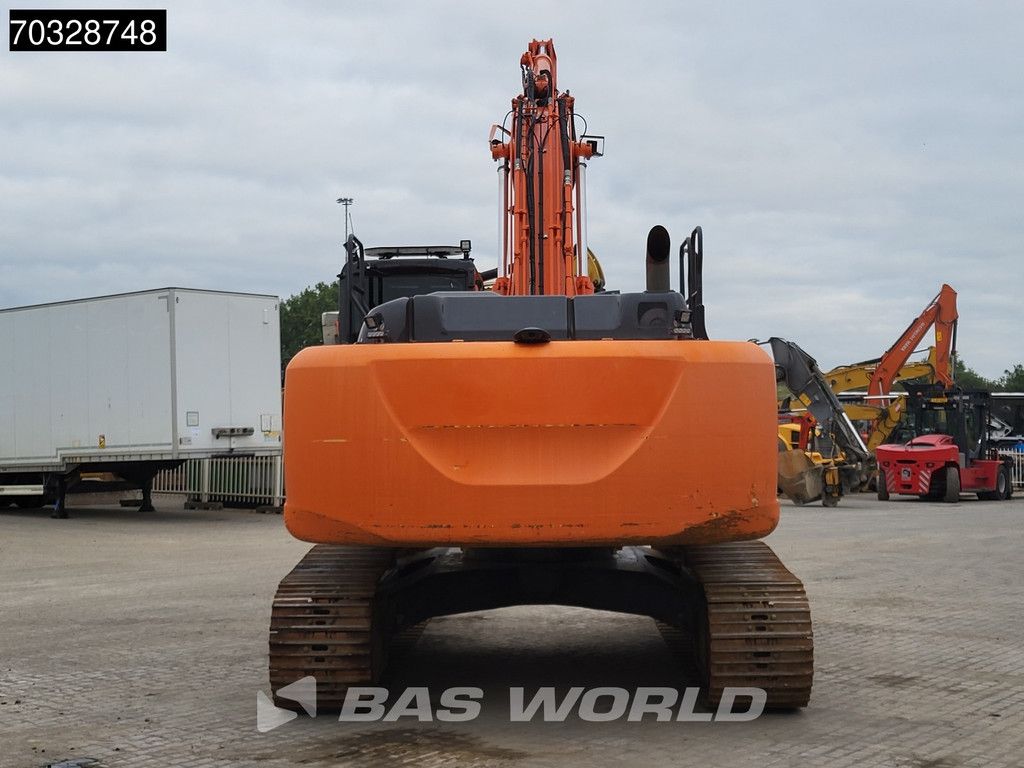 Hitachi ZX250 LC -6 Roto + Bucket
