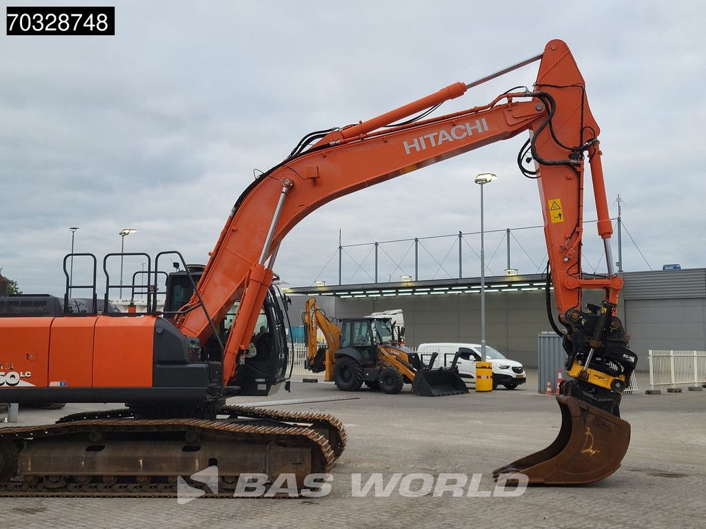 Hitachi ZX250 LC -6 Roto + Bucket
