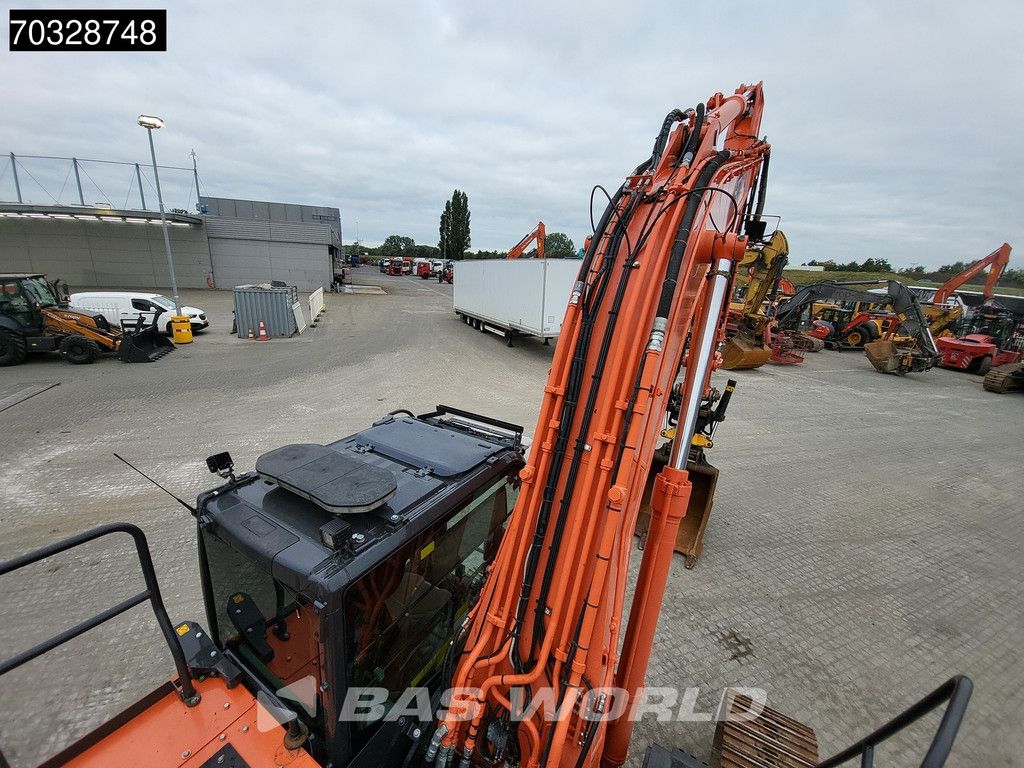 Hitachi ZX250 LC -6 Roto + Bucket