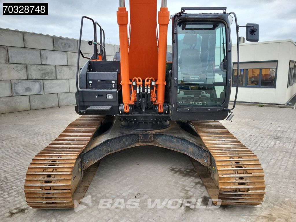 Hitachi ZX250 LC -6 Roto + Bucket