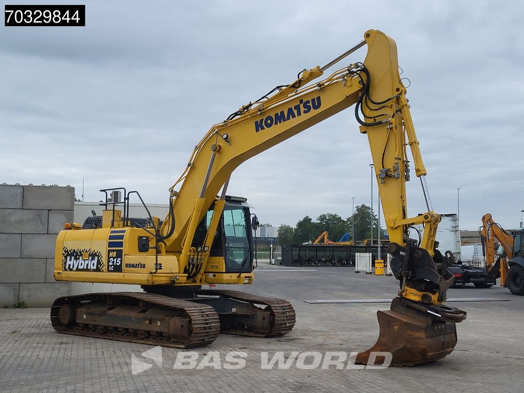 Komatsu HB215 LC -2