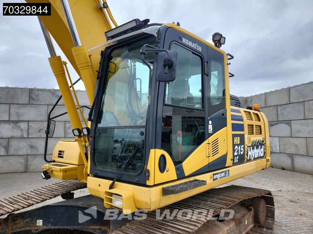 Komatsu HB215 LC -2
