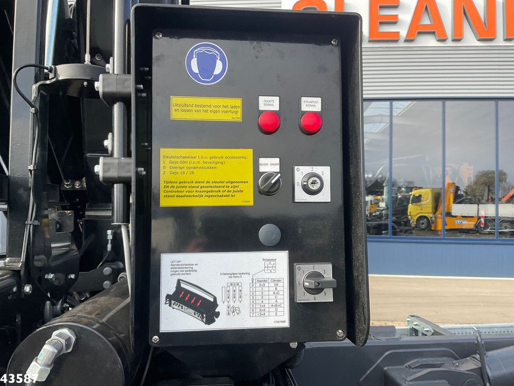 DAF FAN CF 430 Hiab 25 Tonmeter laadkraan
