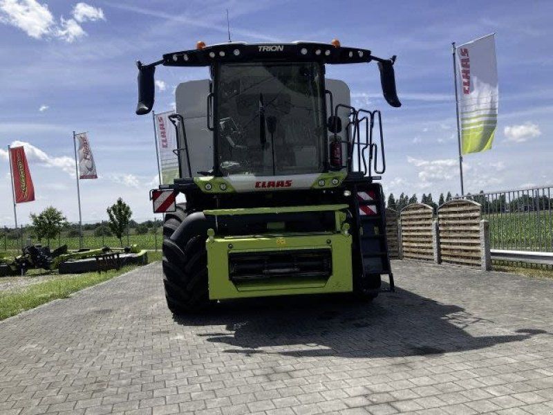 Claas TRION 750 + VARIO 770 + TW