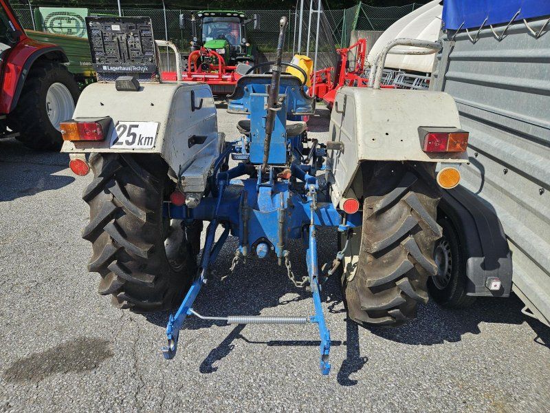 Ford 2600