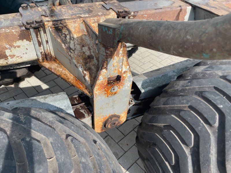 Pflanzelt Maschinenbau 1177 mit 5180 PM Kran