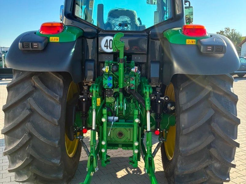 John Deere 6130M