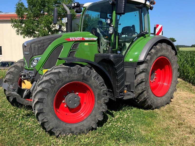 Fendt 724 Vario Gen6 Profi+