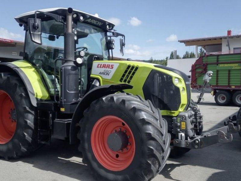 Claas ARION 660
