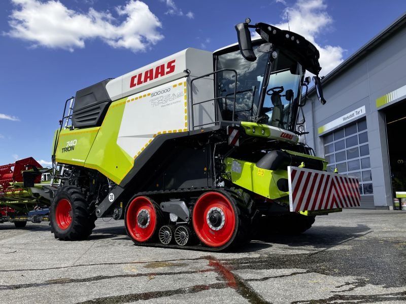 Claas TRION 740 TT MIT V 770