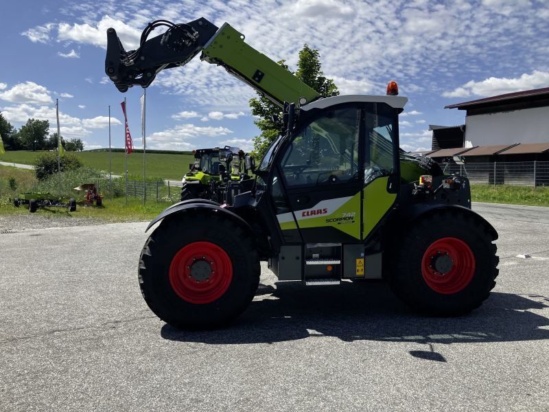 Claas SCORPION 742 VARIPOWER