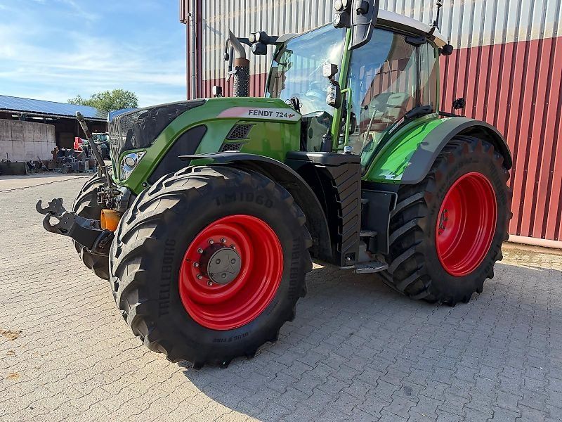 Fendt 724 Vario S4 Profi Plus mit FZW+RTK