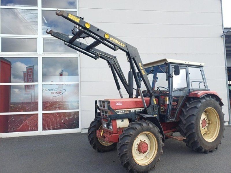 Case IH 744