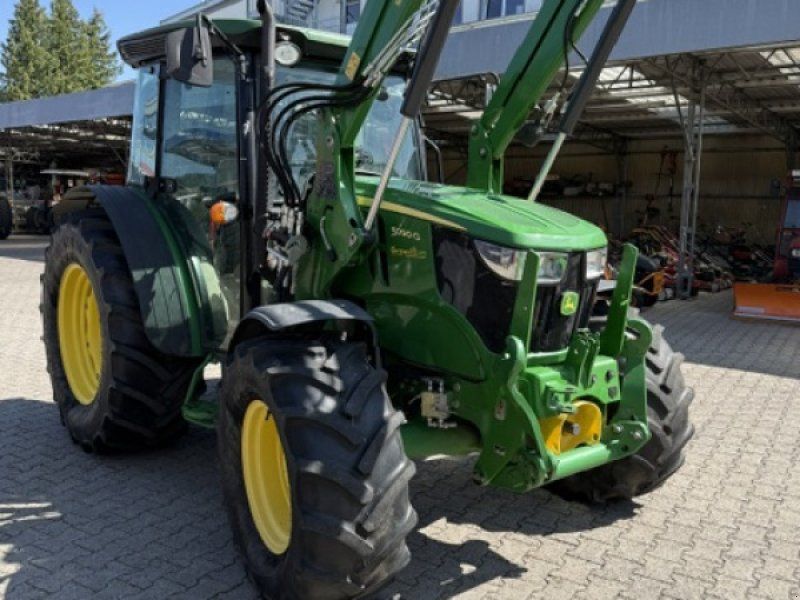John Deere 5090