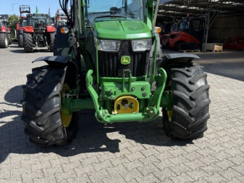 John Deere 5090