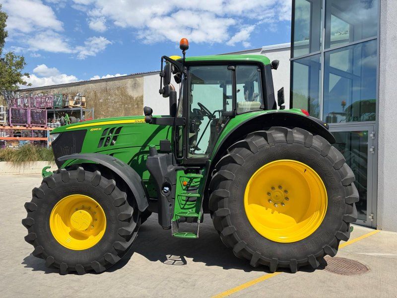 John Deere 6195M