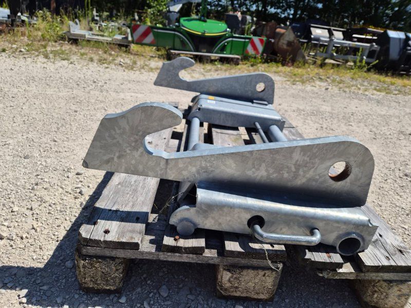 Fliegl Adapter Kramer und Claas Telelader auf Euro