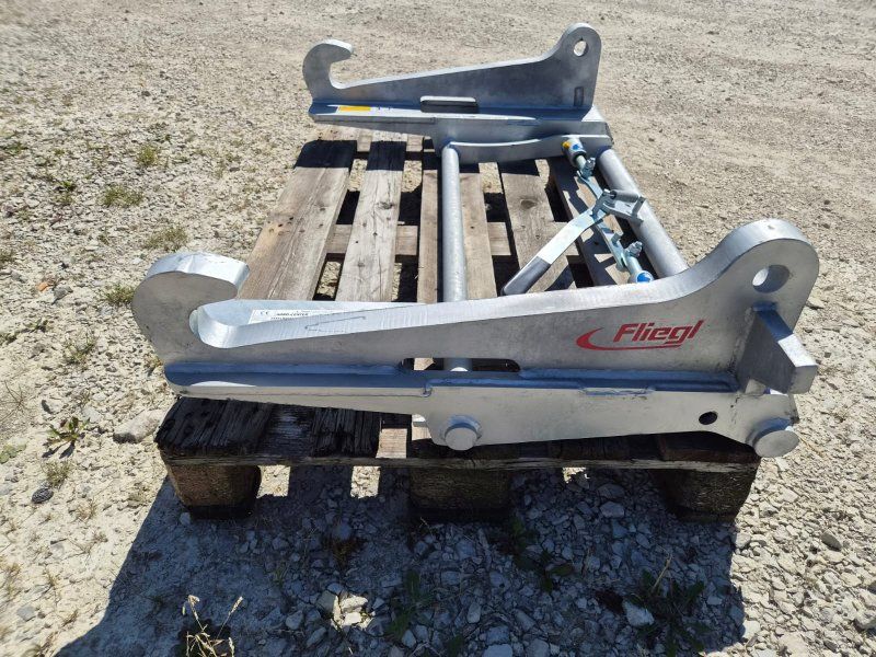 Fliegl Adapter JCB-Q-Fit auf Euro Aufnahme