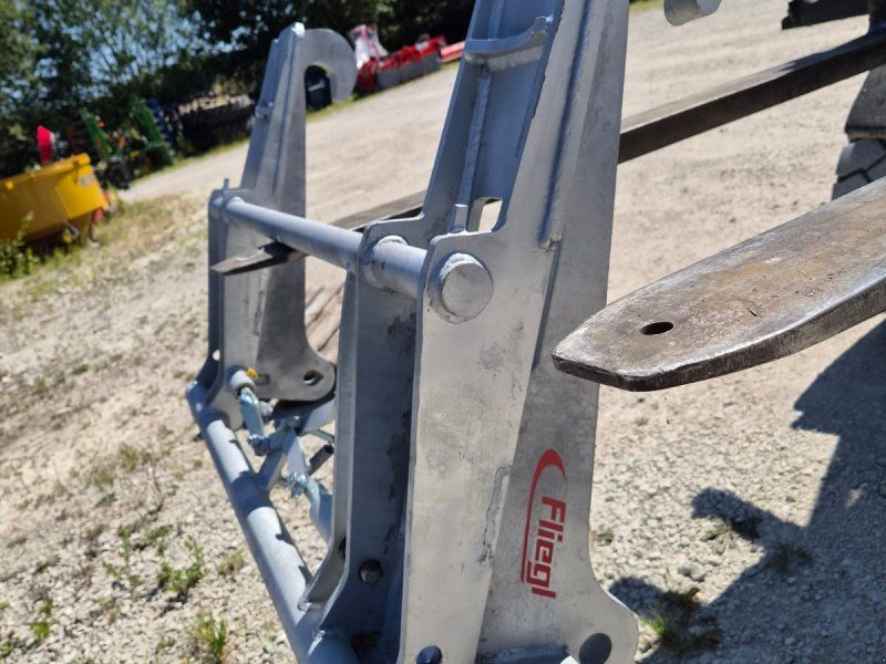 Fliegl Adapter JCB-Q-Fit auf Euro Aufnahme