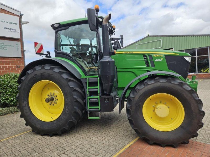 John Deere 6250R
