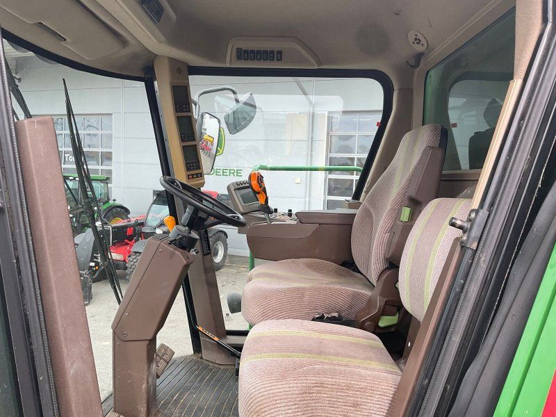 John Deere T560HM