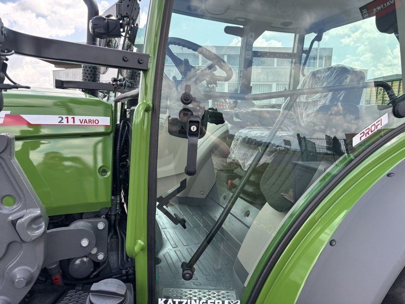 Fendt 211 Vario Profi (Gen3)