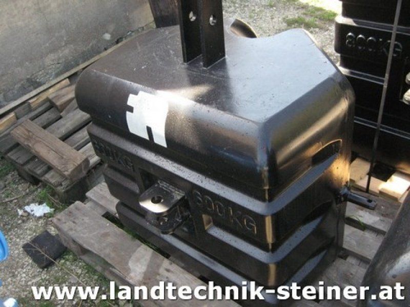 Massey Ferguson Beton  600 kg