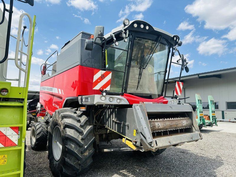 Massey Ferguson 7347S Activa MCS mit Schneidwerk