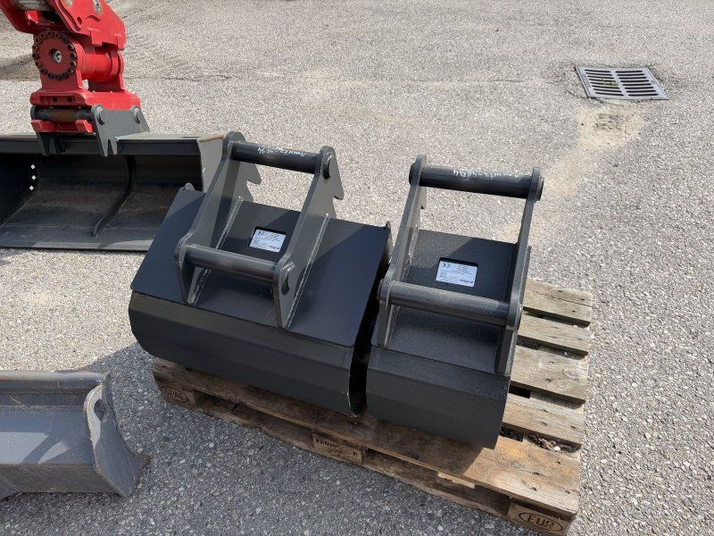 Takeuchi TB 235 mit Powertilt