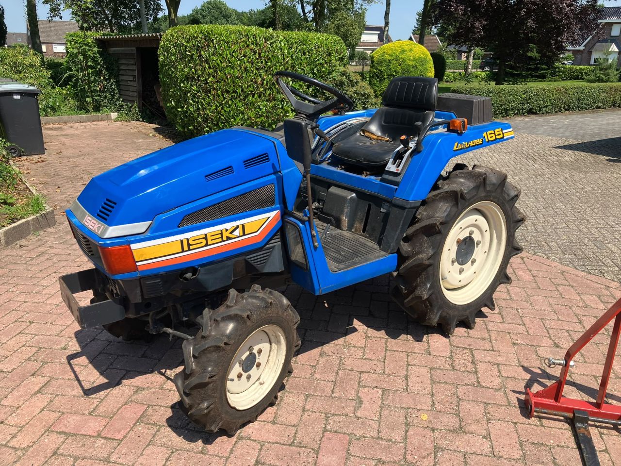 Nette Iseki 165 met werktuigen (marge)