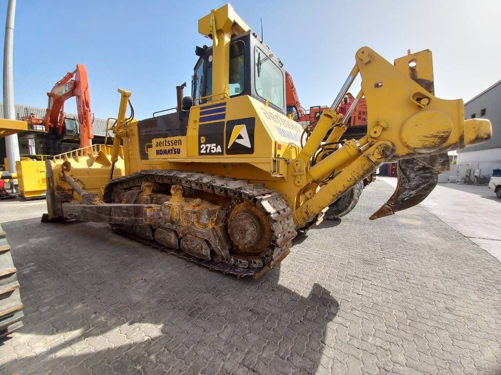 Komatsu D275A-5R (EXW - Abu Dhabi)