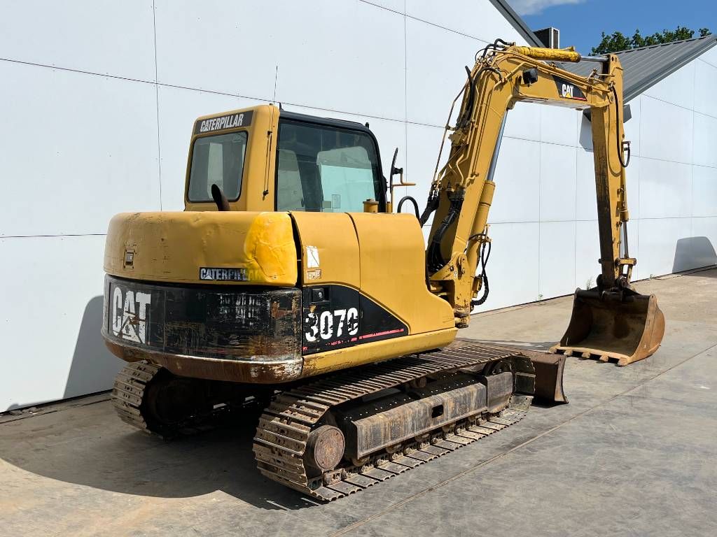 CAT 307C - Blade / Quick Coupler / Climate Control