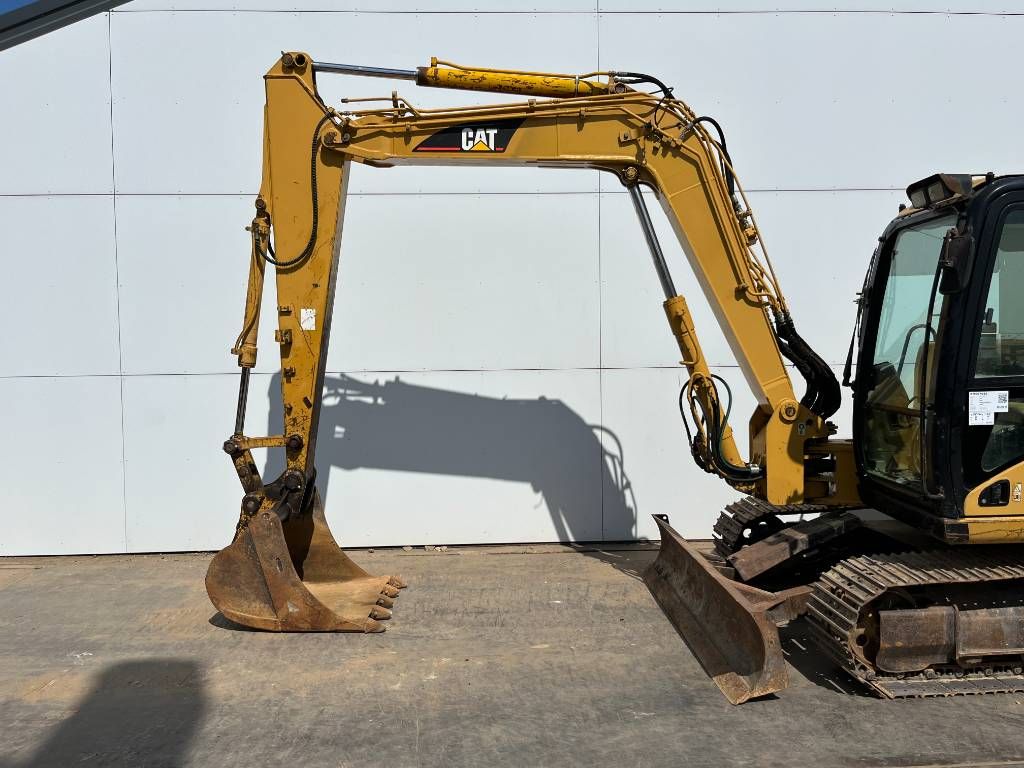 CAT 307C - Blade / Quick Coupler / Climate Control