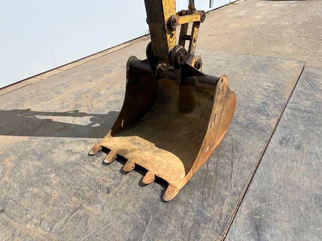 CAT 307C - Blade / Quick Coupler / Climate Control