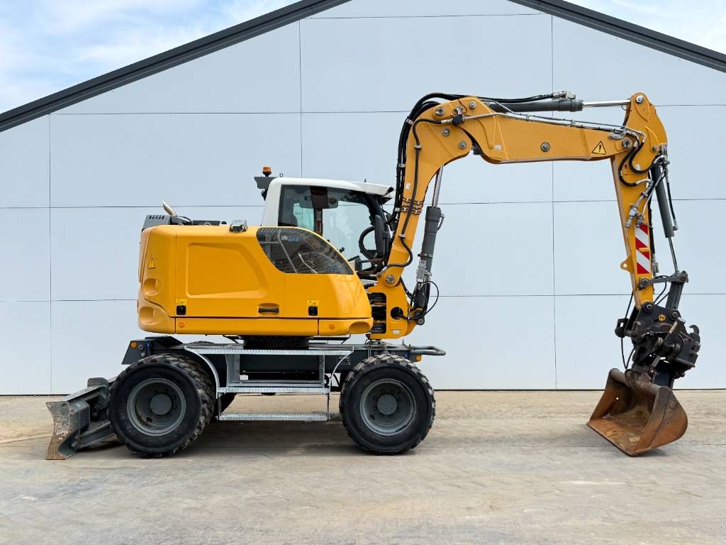 Liebherr A910 - Blade / Auto Greasing / Quick Coupler