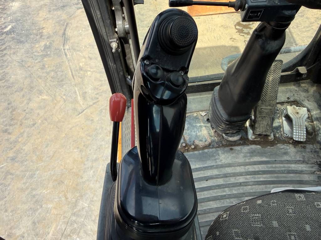 Liebherr A910 - Blade / Auto Greasing / Quick Coupler