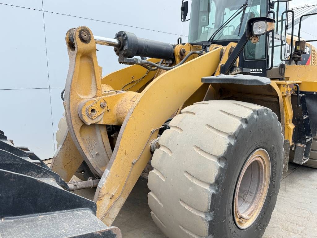 CAT 966M - Quick Coupler / Pressurised Cabin