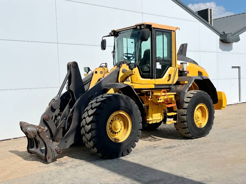 Volvo L90H - 3th Function + Quick Coupler