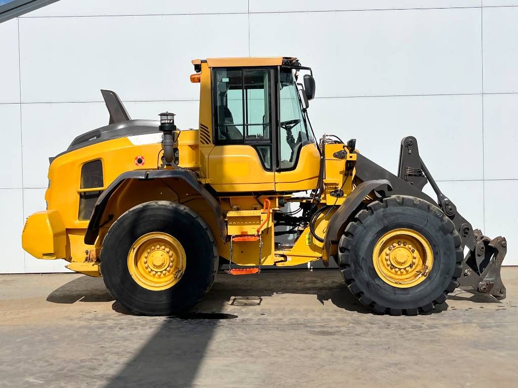 Volvo L90H - 3th Function + Quick Coupler