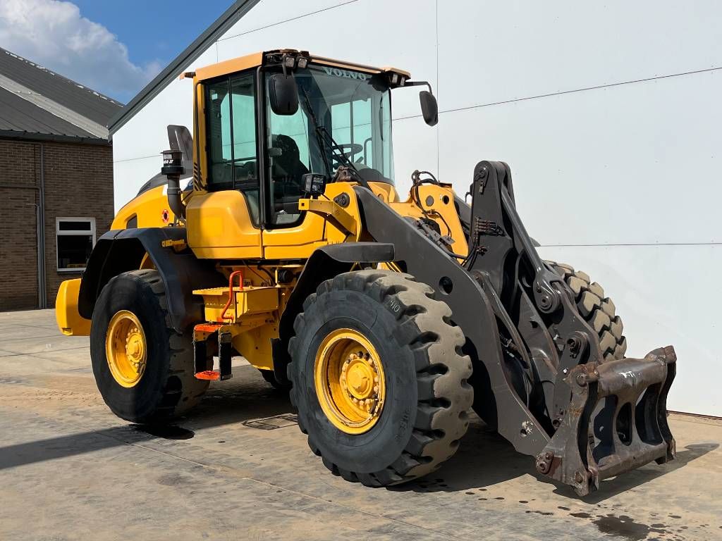 Volvo L90H - 3th Function + Quick Coupler