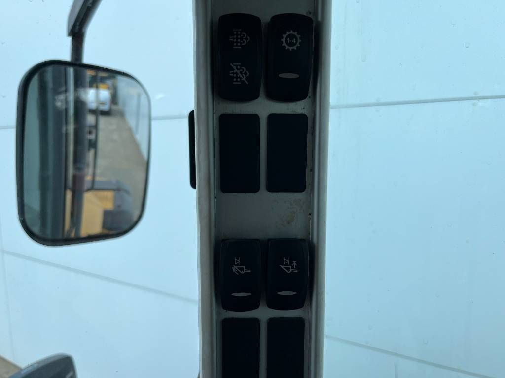 Volvo L90H - 3th Function + Quick Coupler