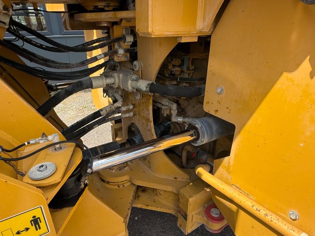 CAT 972 M