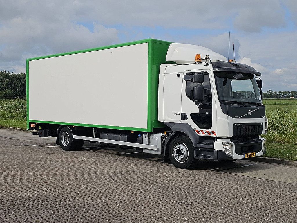 VOLVO FL 250.12 hh floor lift airco