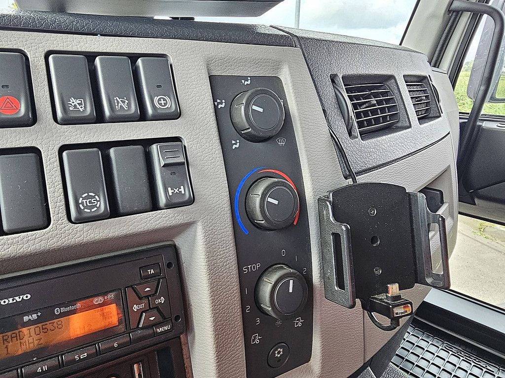 VOLVO FL 250.12 hh floor lift airco