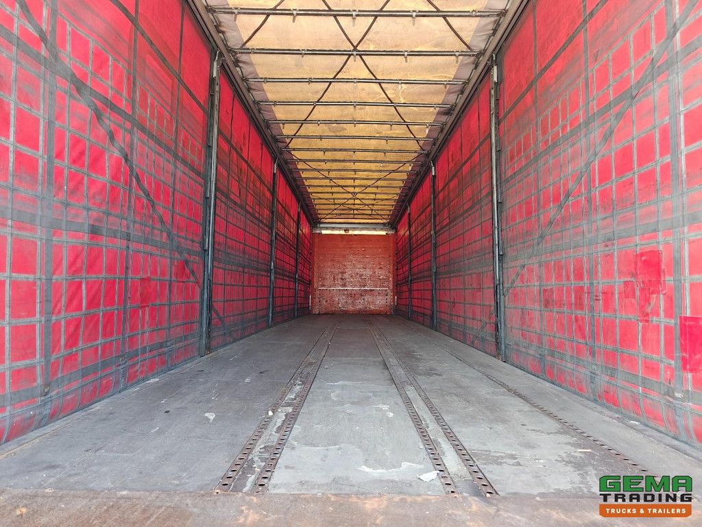 Schmitz SCS 24/L - 13.62 P E B (S01) Curtainside curtains/ Sliding roof - Galvanized Chassis - SAF Axles - Disc brakes