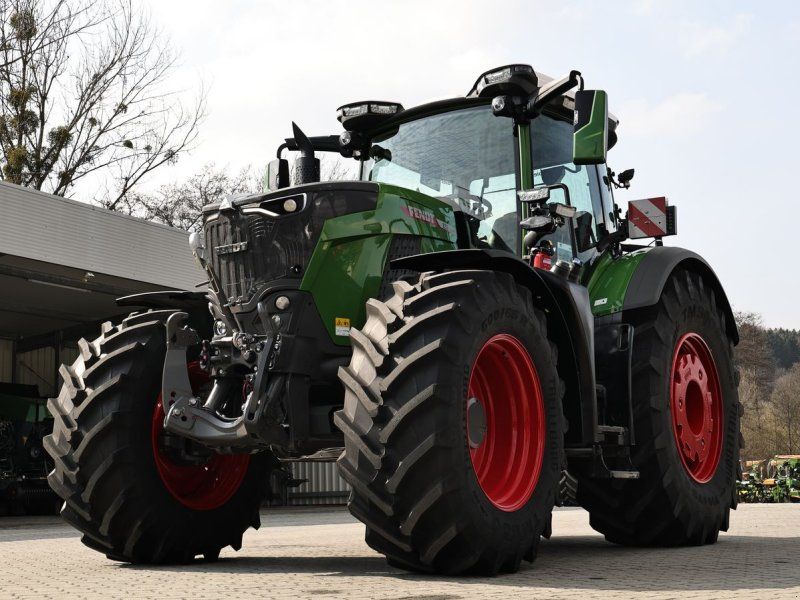 Fendt 832 Vario (Gen5)